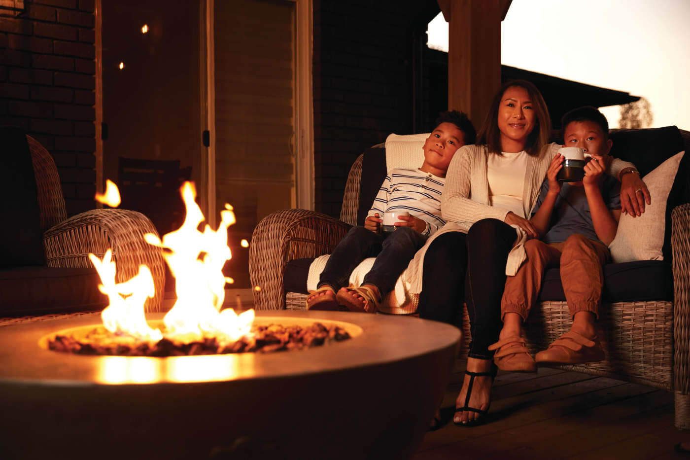 Nexus 36-Inch Round Patio flame Fire Table | Propane Outdoor Fire Table