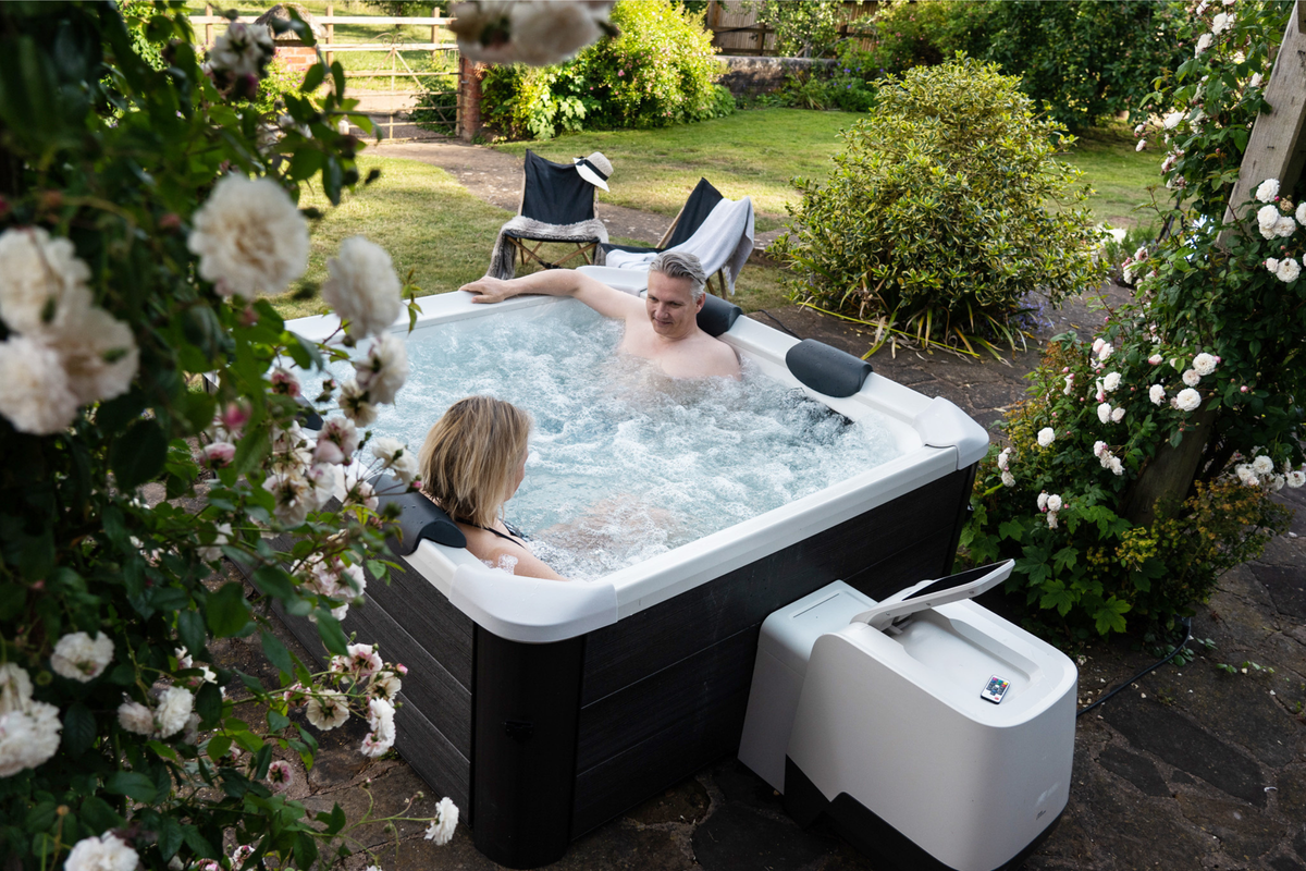 6-Person Smart Hot Tub with Hydro Jets