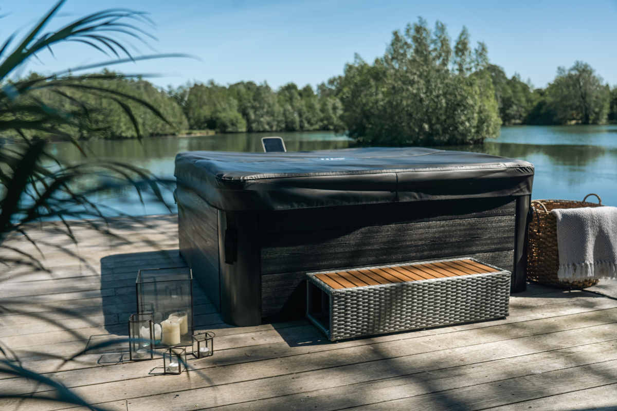 6-Person Smart Hot Tub with Hydro Jets