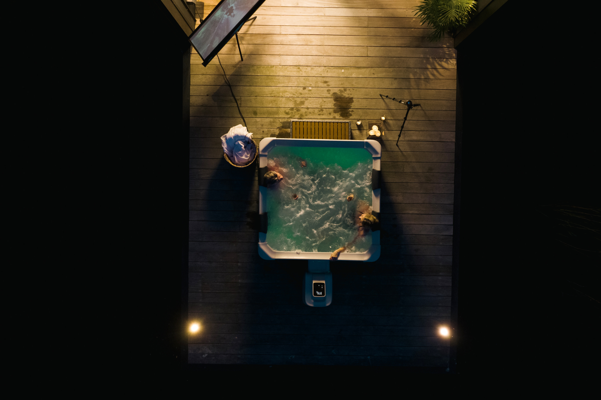 6-Person Smart Hot Tub with Hydro Jets