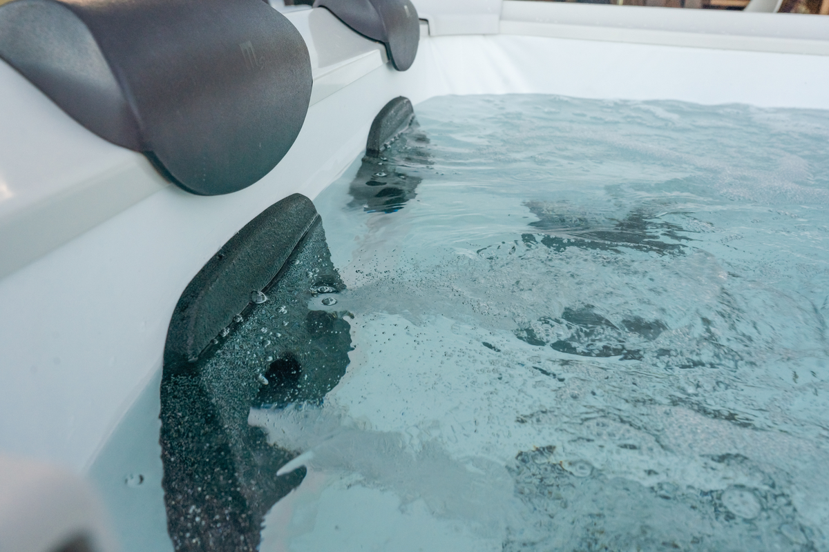 6-Person Smart Hot Tub with Hydro Jets