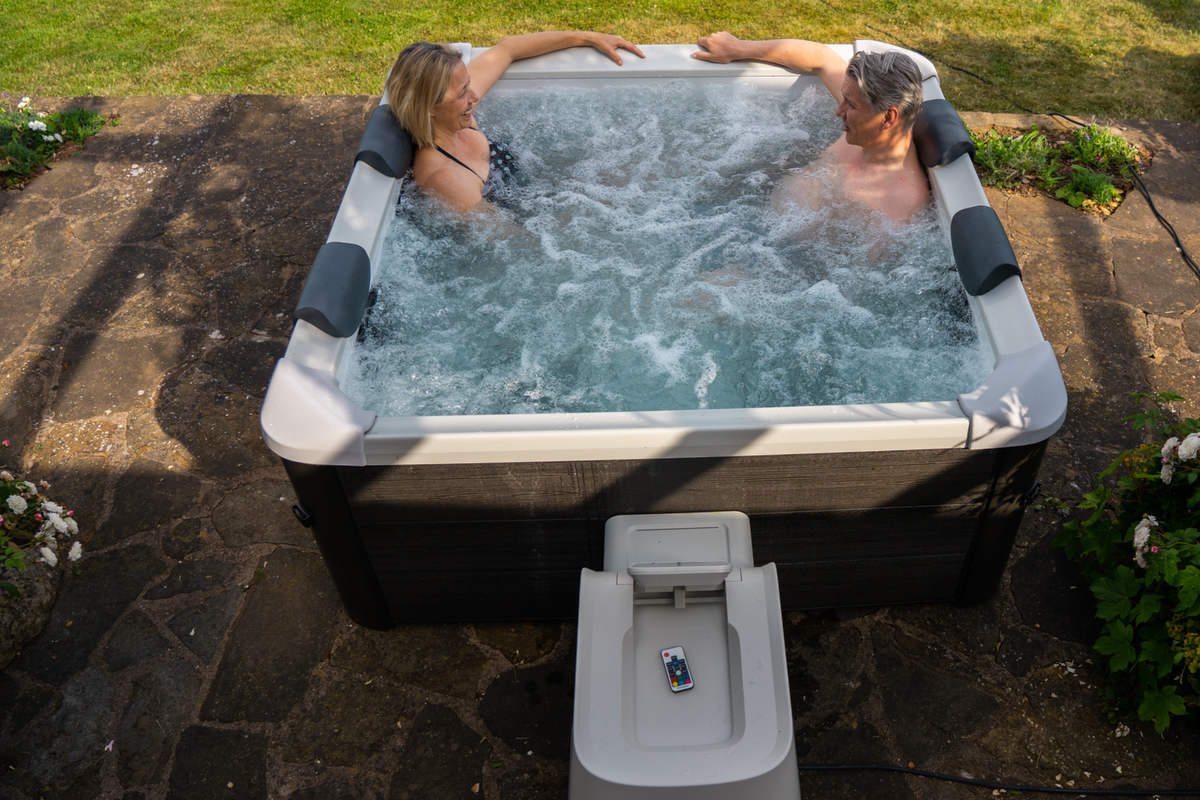 6-Person Smart Hot Tub with Hydro Jets