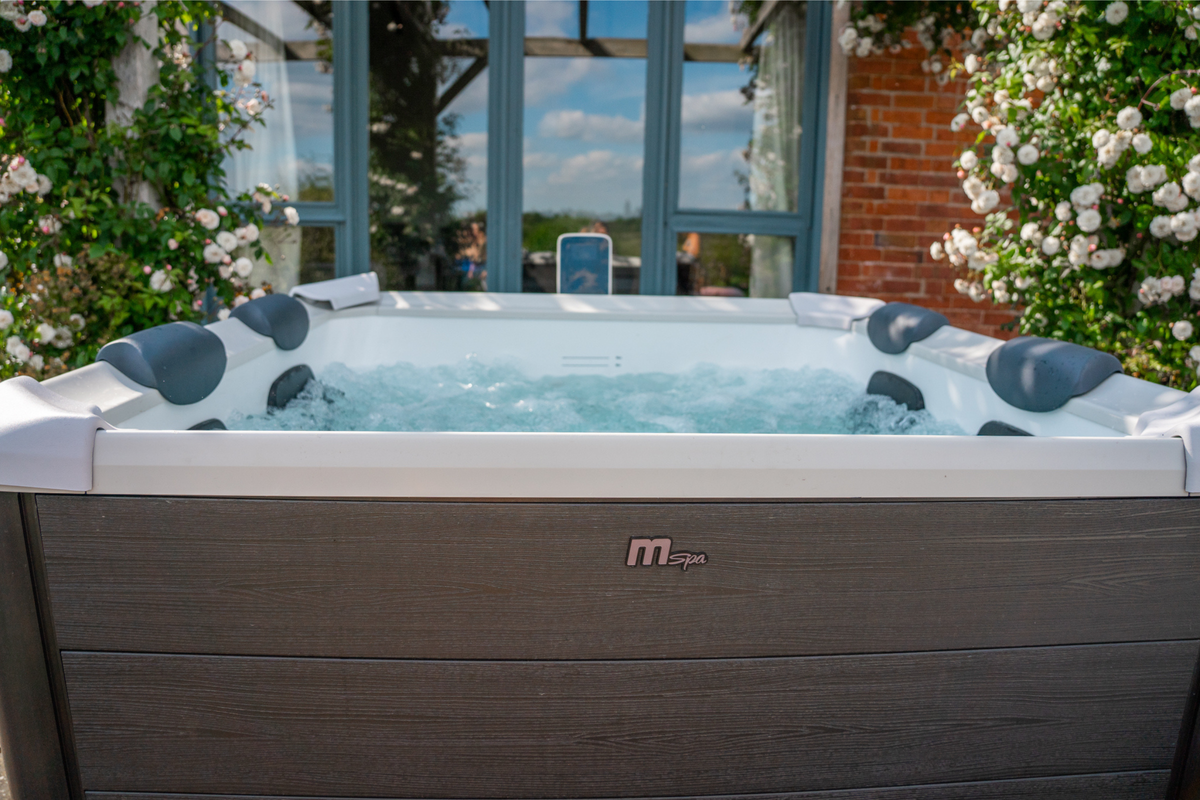 6-Person Smart Hot Tub with Hydro Jets
