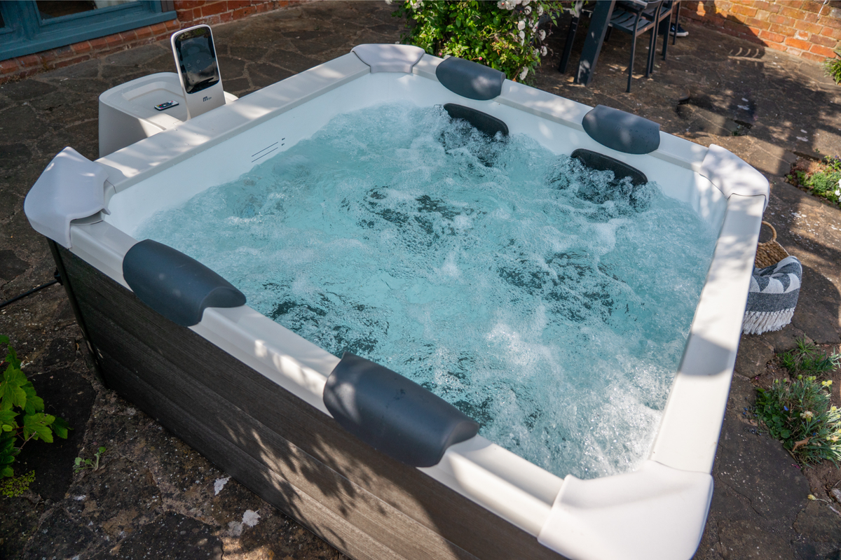 6-Person Smart Hot Tub with Hydro Jets