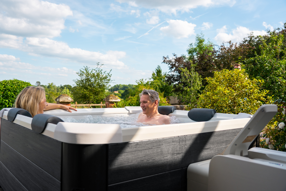 6-Person Smart Hot Tub with Hydro Jets