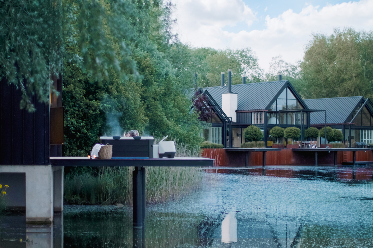 6-Person Smart Hot Tub with Hydro Jets